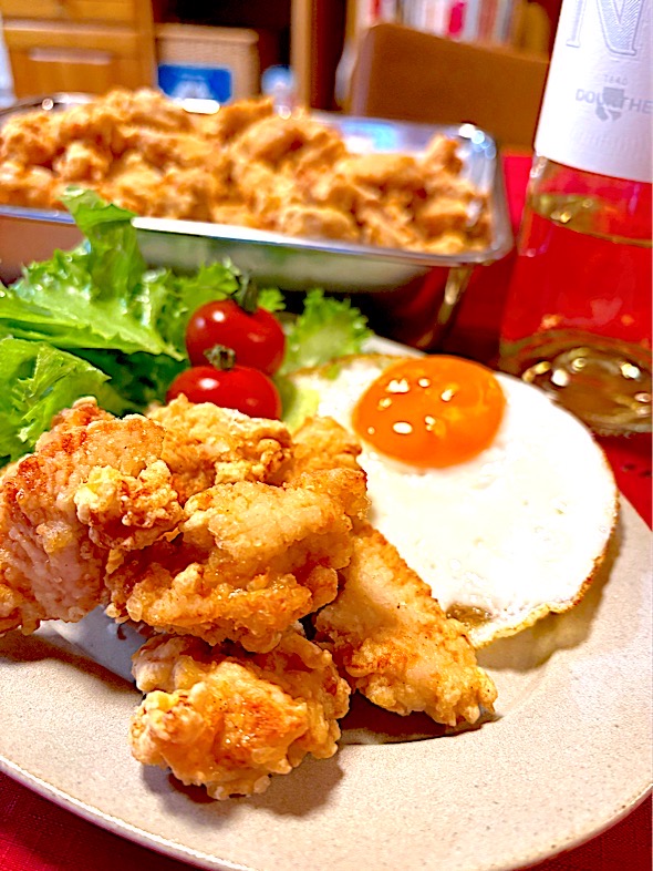 鶏胸肉の唐揚げと白ワイン
